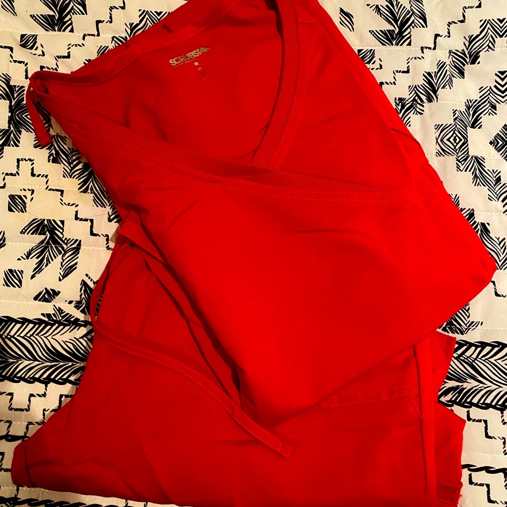 Scrub set